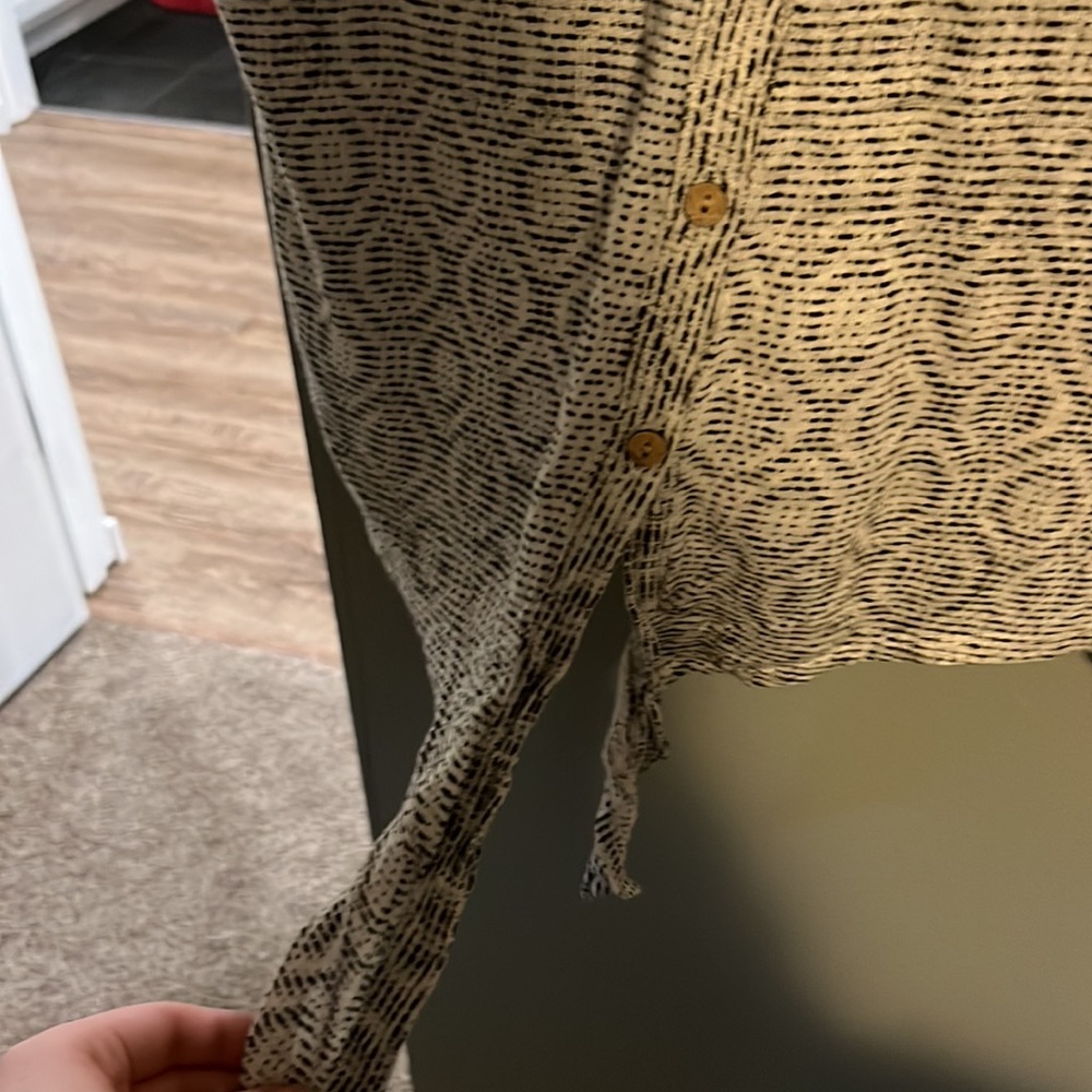 gray pattern button up - Picture 4 of 5